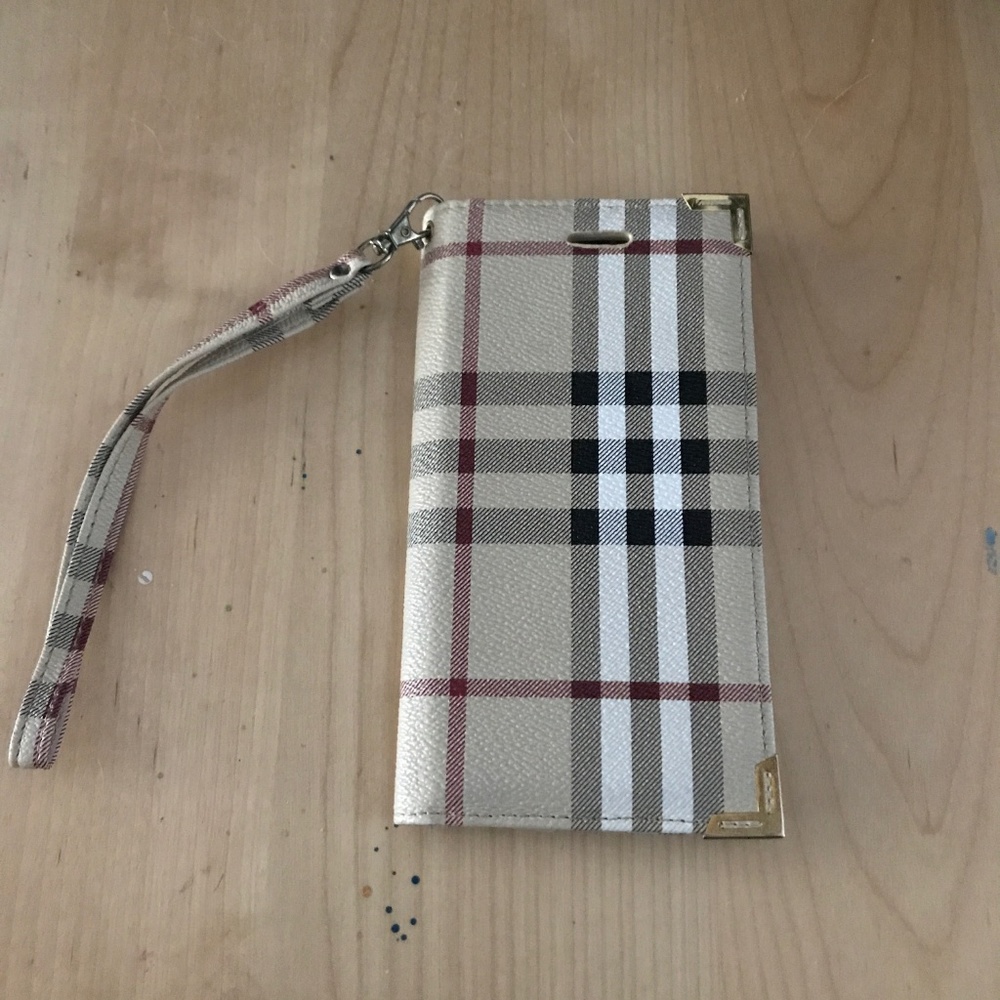 Burberry iphone 6s plus case